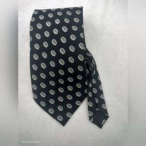 AV Avolio Elegant Black White Geometric Abstract Patterned Tie Silk Hand Made